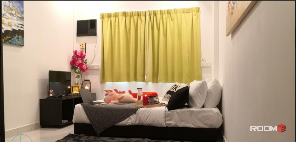 Live in Comfort and Convenience - Queen Bedroom with Attached Bathroom for Rent 2 Minutes Walk to MRT Pavillion Pusat Ba