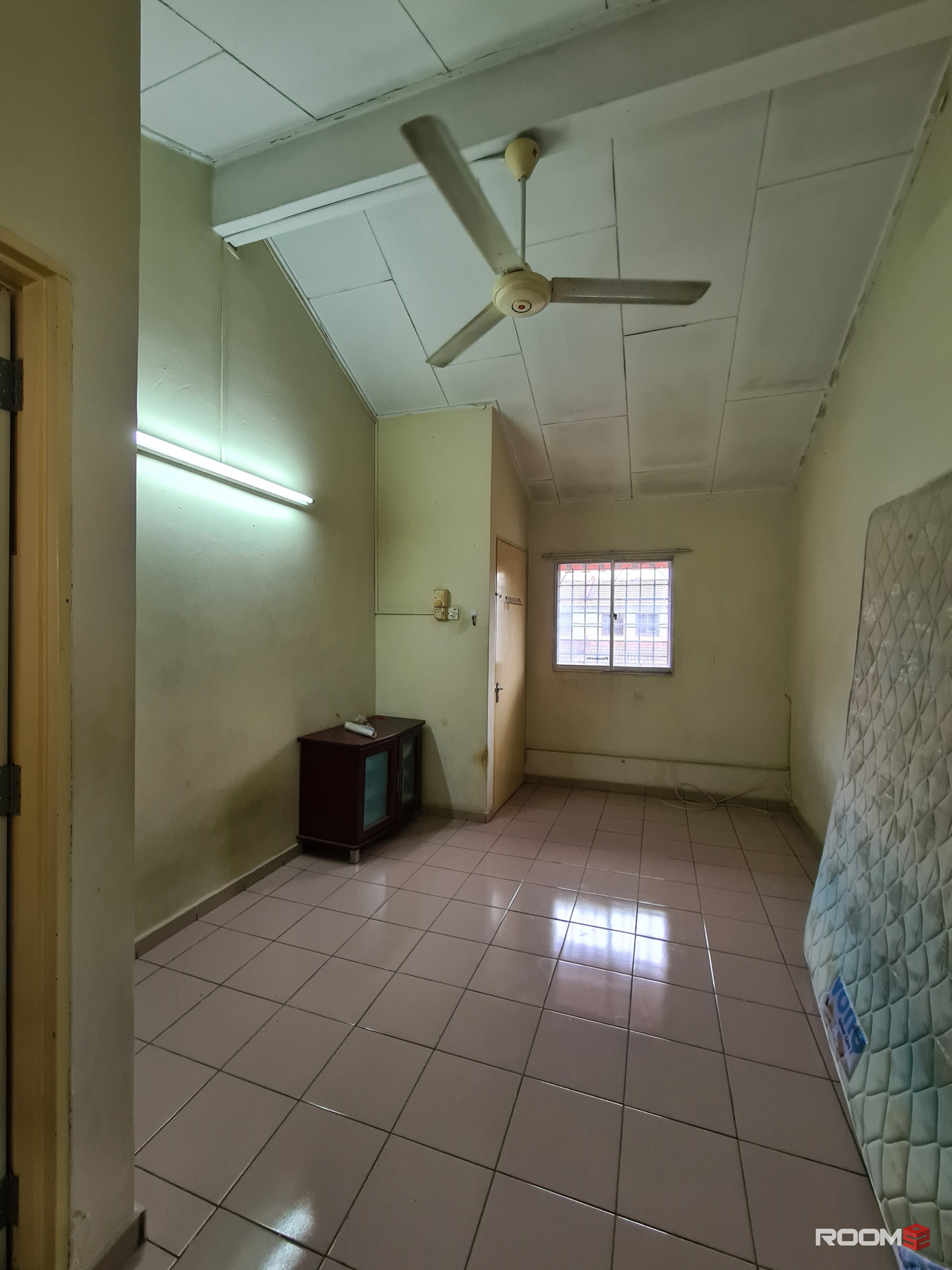 **MASTER ROOM WITH PRIVATE BATHROOM FOR RENT**