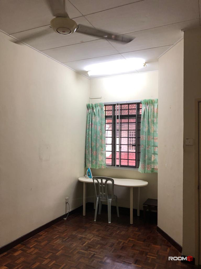 Bandar Utama room for rent