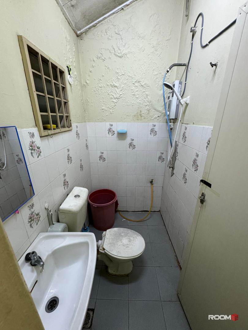 **MASTER ROOM WITH PRIVATE BATHROOM for rent @Desa Setapak, Wangsa Maju **