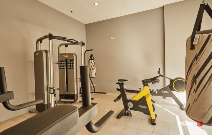 Damansara height studio without kitchen for rent @ rm1000 only !!!