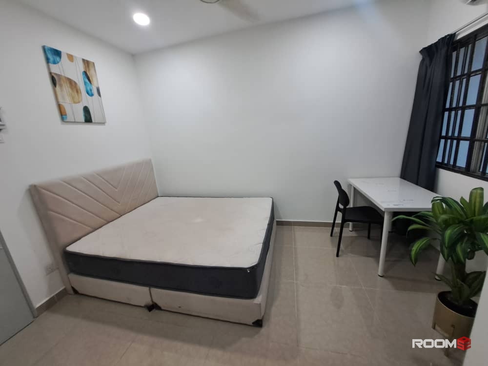 Male Master Rooms @ Damansara Utama SS 21 Link Hse walk to LRT 3, Uptown Damansara shops & offices