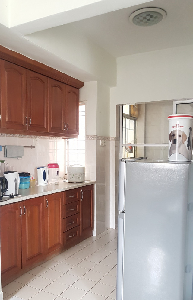 (CHINESE ONLY) MEDIUM ROOM FOR RENT PELANGI DAMANSARA BLOCK J(INCLUDED UTILITY & WIFI)