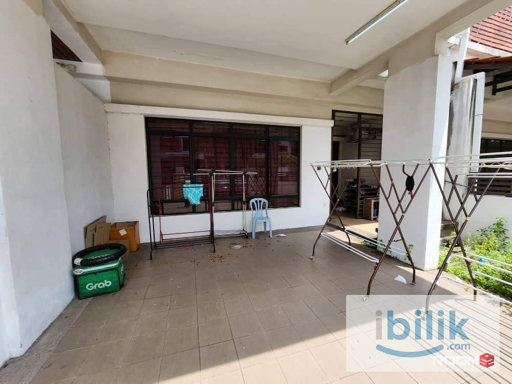 ✨ Fully Furnished Room | Near Shah Alam & Kota Kemuning