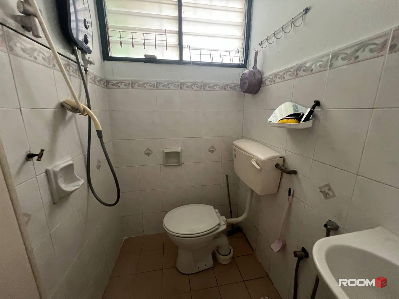 ‼️ MIDDLE Room Available At Puchong Area 📍