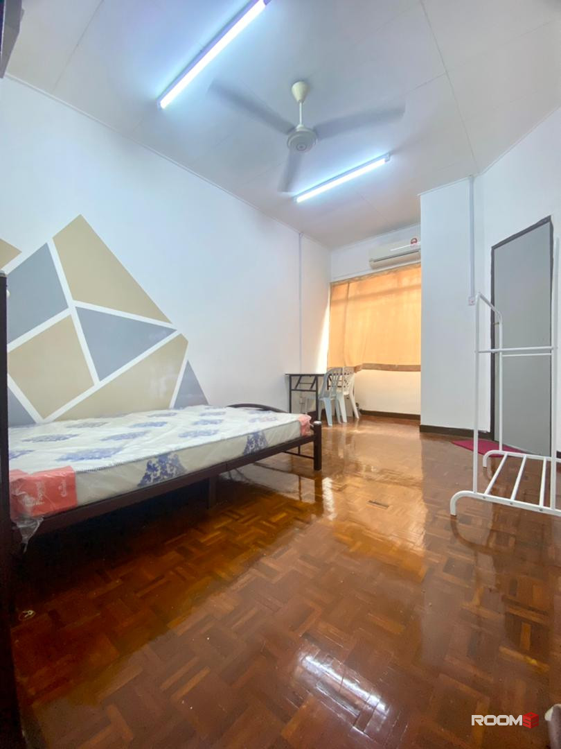 ❗❗❗STOP LOOKING  🤪🤪🤪SUPER LOW DEPOSIT MIDDLE ROOM AT BANDAR UTAMA 1 to 12