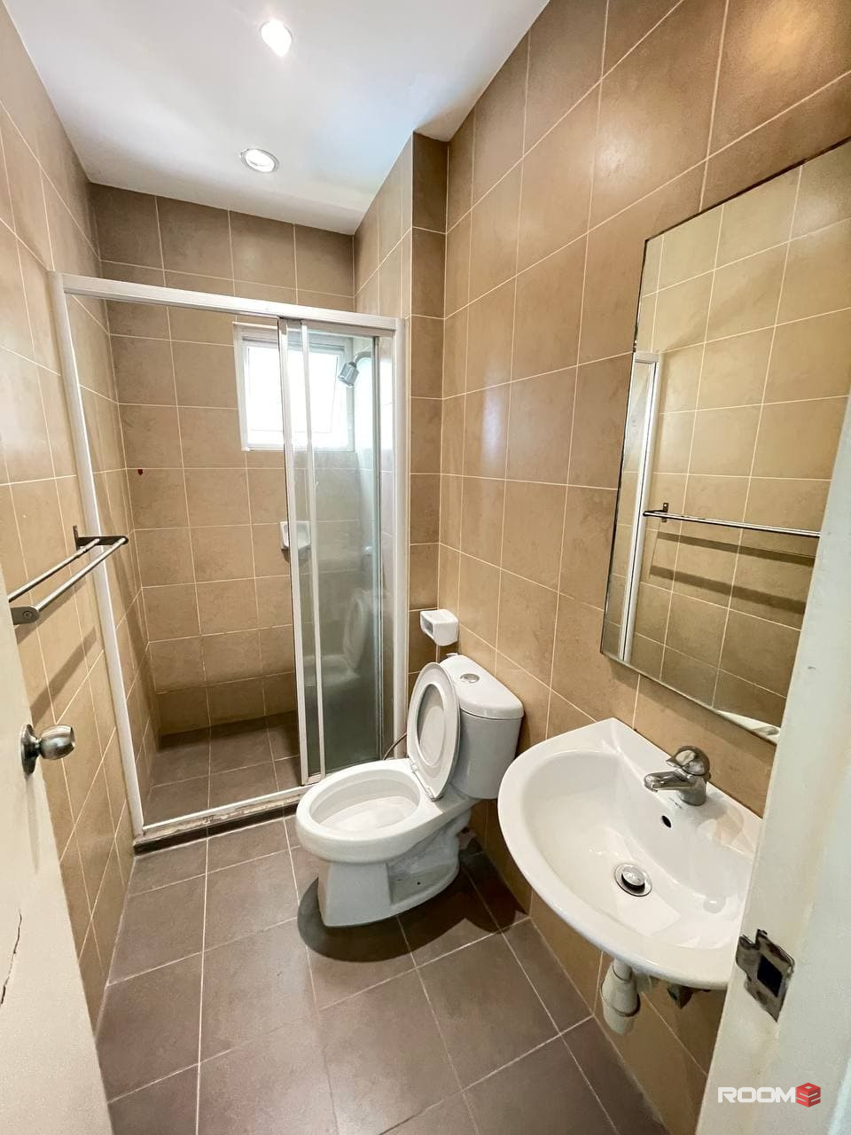 🙋🏻‍♀️⚡Single Room For Rent At KLCC 🌃 Near Megan Avenue ❗ At Luxury Condominium 🏛️