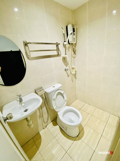 Co Living Room For Rent At Damansara Perdana