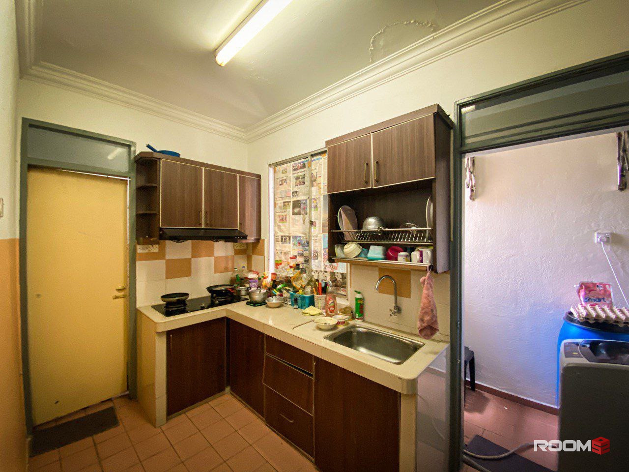 Medium Room, Mentari Court, Blok G, Bandar Sunway