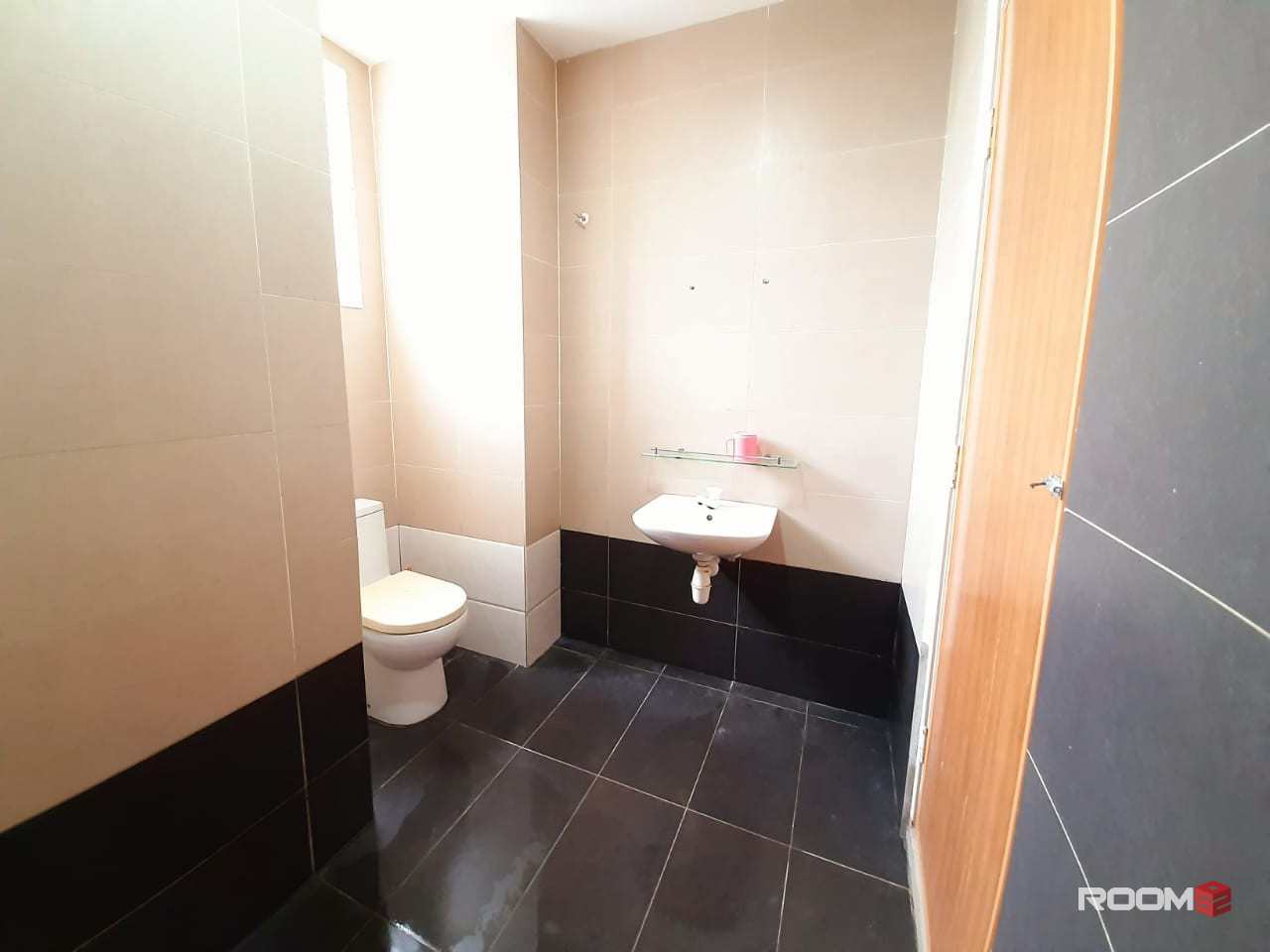 Bilik Sewa Balakong  [𝐂𝐨𝐮𝐩𝐥𝐞/ 𝐒𝐢𝐧𝐠𝐥𝐞 ] Tmn Mesra Utama,Balakong📣 {WIFI📶}🚀  Near To 🚊 Serdang KTM, 🏘Taming Jaya,🏫 UTAR🎓 C180,