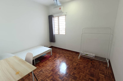 One Month Deposit Only 😄 Middle Room in Setia Impian, Setia Alam with Free WIFI 📶