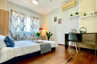 Middle room for rent at Green Avenue