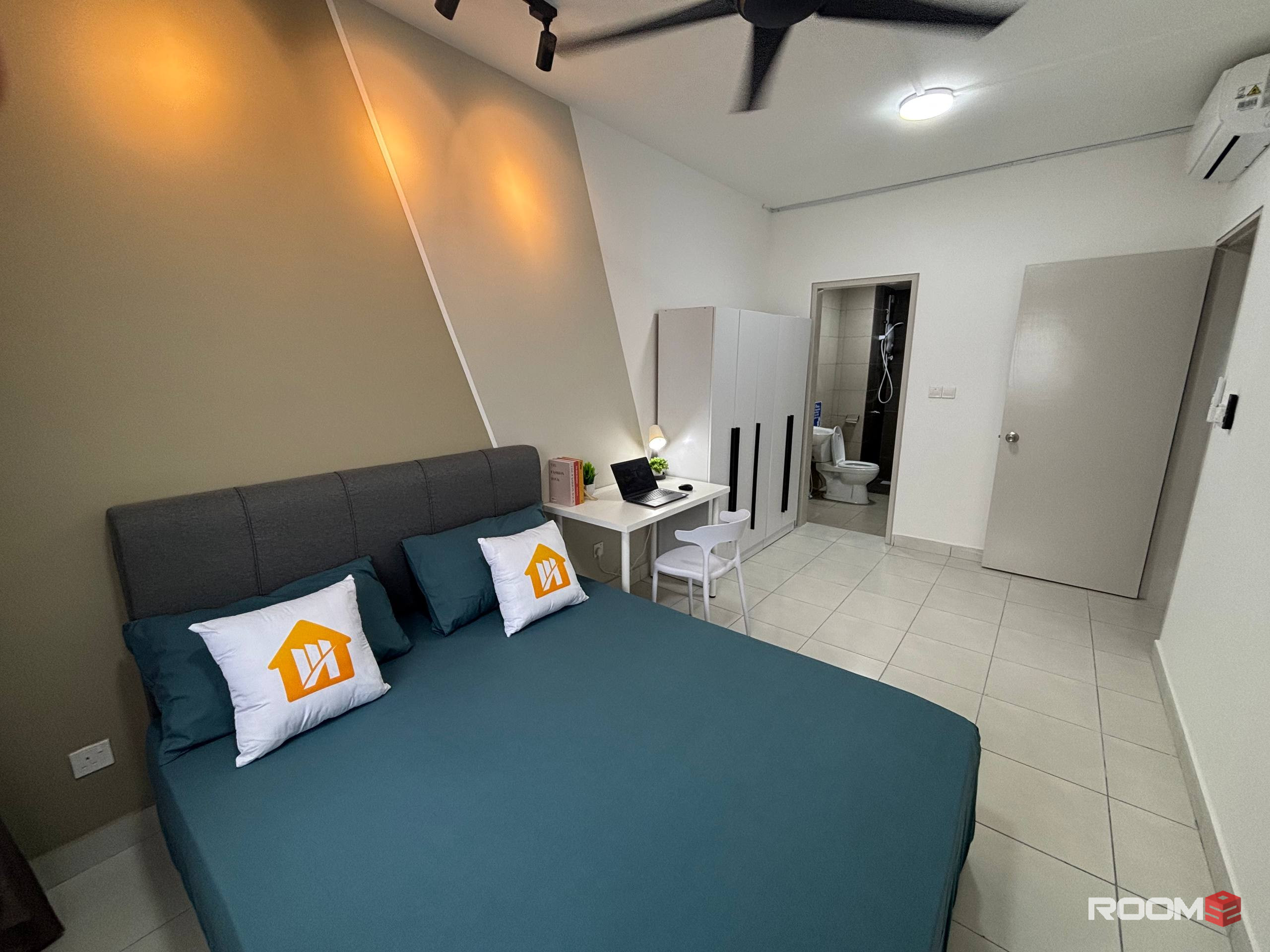 📍Miharja room for rent, Pitta Residence 🤩PROMOTION!!!! 🤩Master Private Room ✅ New Mattress Aircond Wardrobe Table Cha