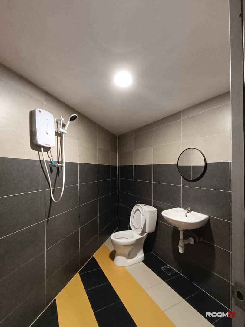 Room FOr rent in Kentomen🔥, Nearby Gombal💥. jinjang🔥