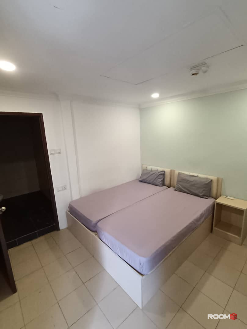 300 to secured your room in TRX🚎🚀. 5 min walk to MRT maluri & velocity mall🔥🚀