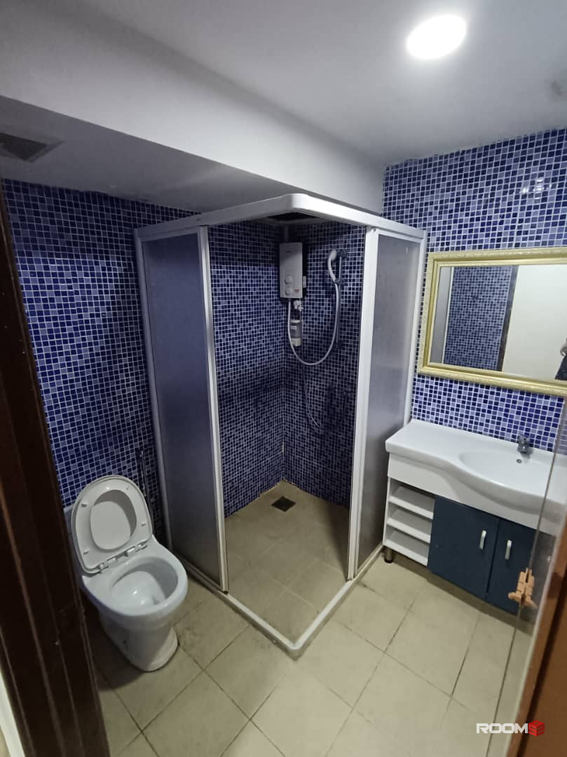 300 to secured your room in TRX🚎🚀. 5 min walk to MRT maluri & velocity mall🔥🚀