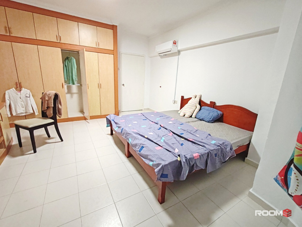 Big room for 2 female beside LRT, SS7, PJ, PARADIGM
