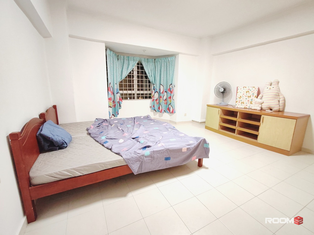 Big room for 2 female beside LRT, SS7, PJ, PARADIGM