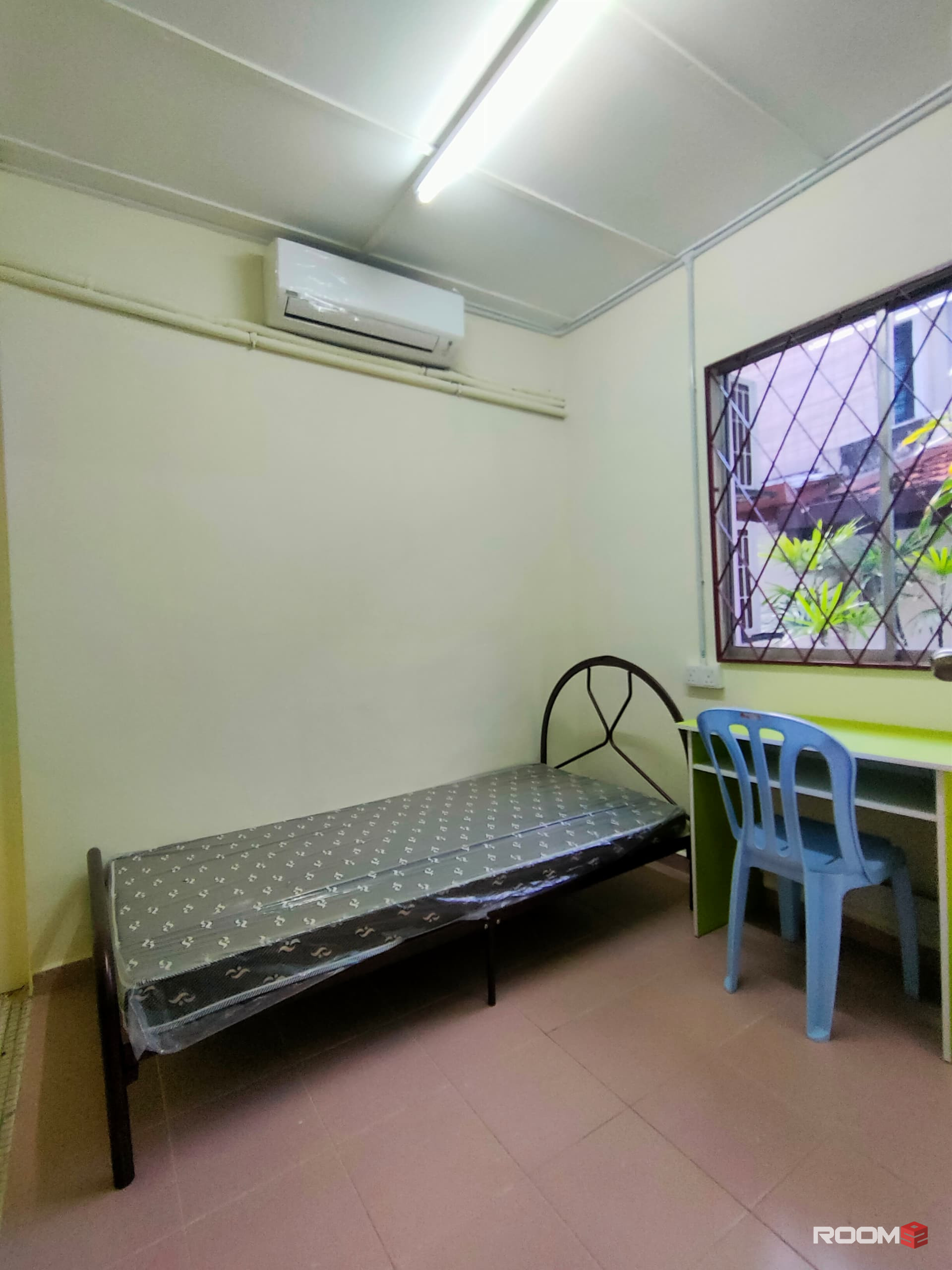 Female unit single room for rent in Taman connaught