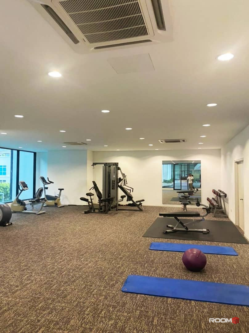 Nearby Icity Private bathroom middle Room for rent