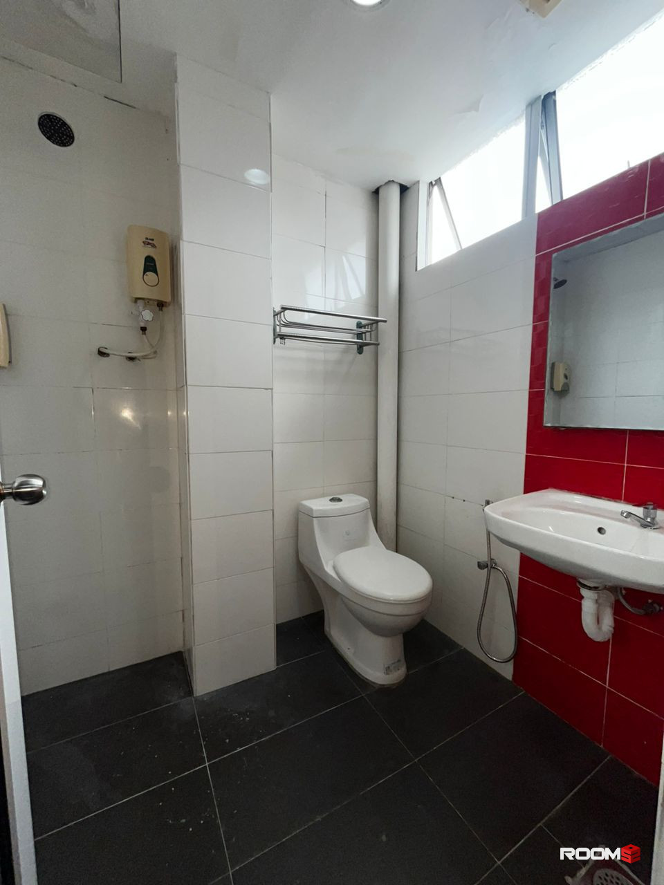 🚶1 minute walking distance to NSk Wangsa Maju with Studio Design😍