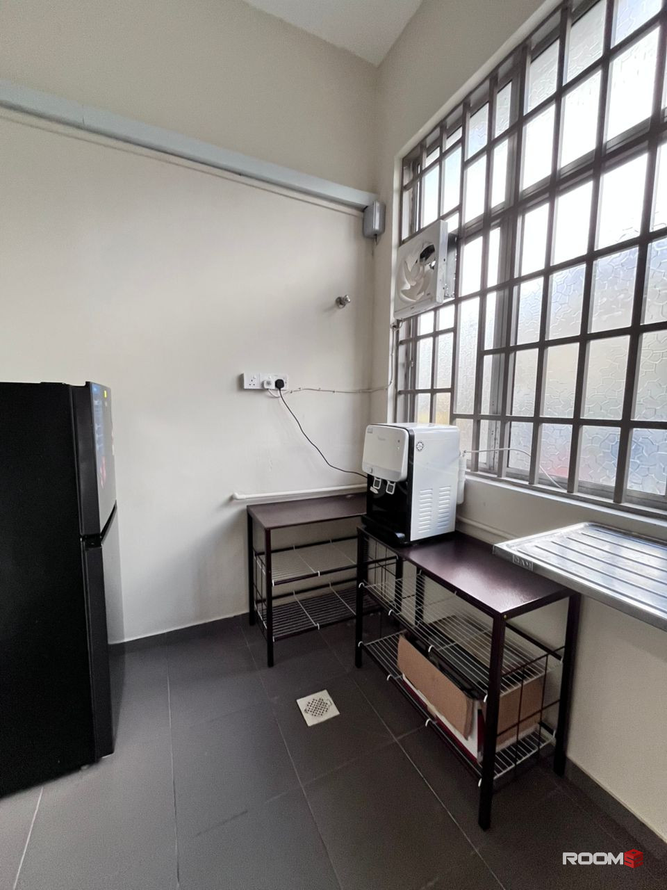 FEMALE UNIT 🎊 | 5 MINS WALK TO BUS STOP 🚏 | 6 MINS TO LOTUS MALL 🍜