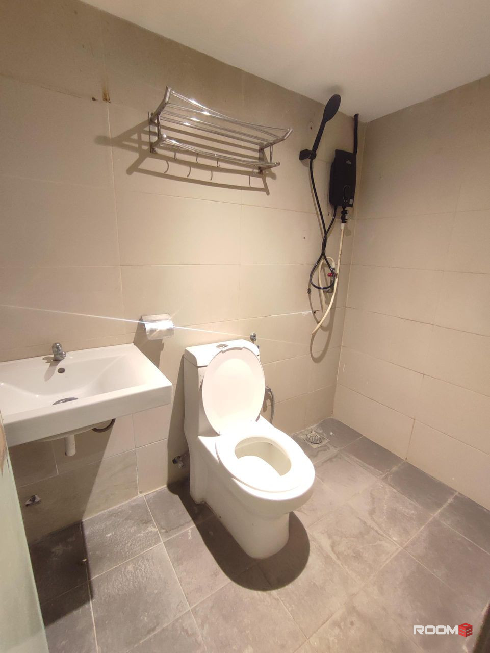 Super Crazy Promotion 🤯 RM1 for rental . 0 Deposit room in Pasar Seni. 5 min to MRT Pasar Seni🚎✨