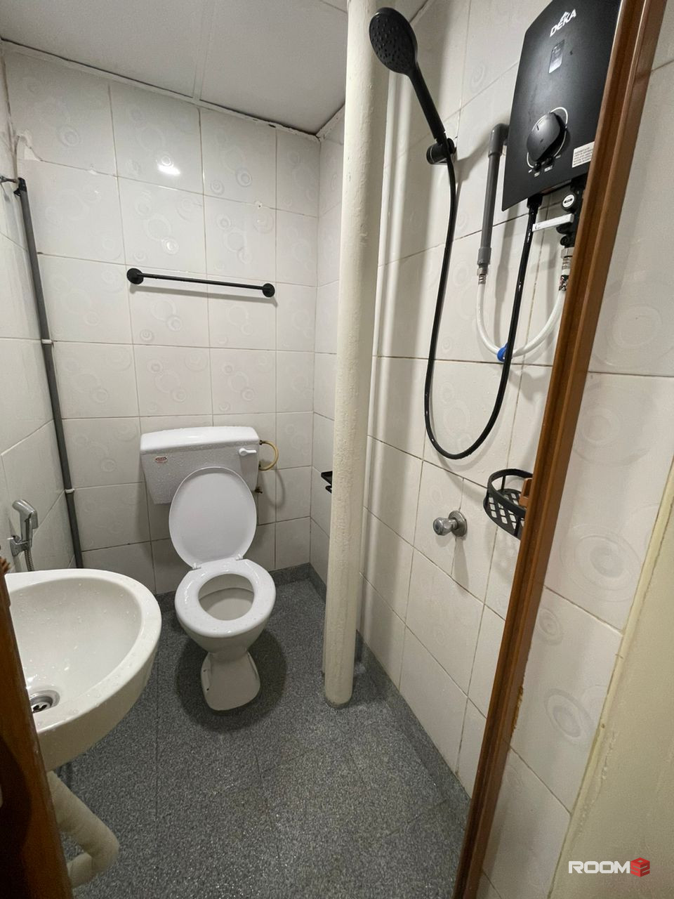 5 MIN WALK TO NU TOWER. STATION KL SENTRAL🚶💨. 0 DEPOSIT ‼️ SINGLE BED ATTACHED BATHROOM🎊
