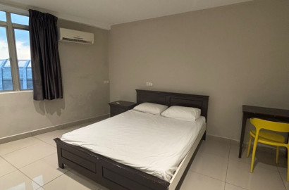 Cheapest Queen bed attached toilet in Kajang🔥❗. 0 Deposit @ MRT Kajang 🚎🚶