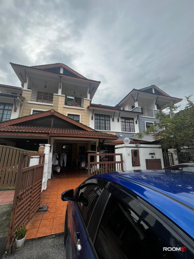 15 MIN TO SRI PETALING🚗💨. 10 MIN TO PUCHONG🚗. 0 DEPOSIT ROOM ATTACHED TOILET IN BUKIT JALIL💯