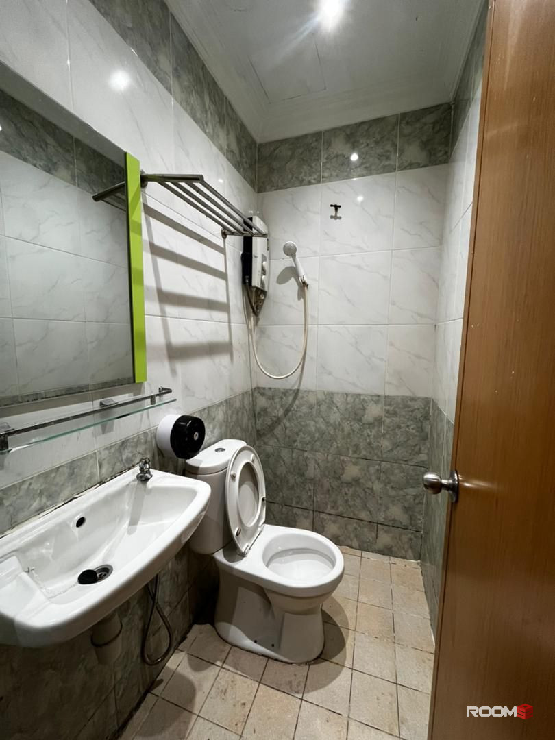 🎓 Students’ Choice: Room Near Sri Rampai LRT — Quick Ride to KLCC & Gombak