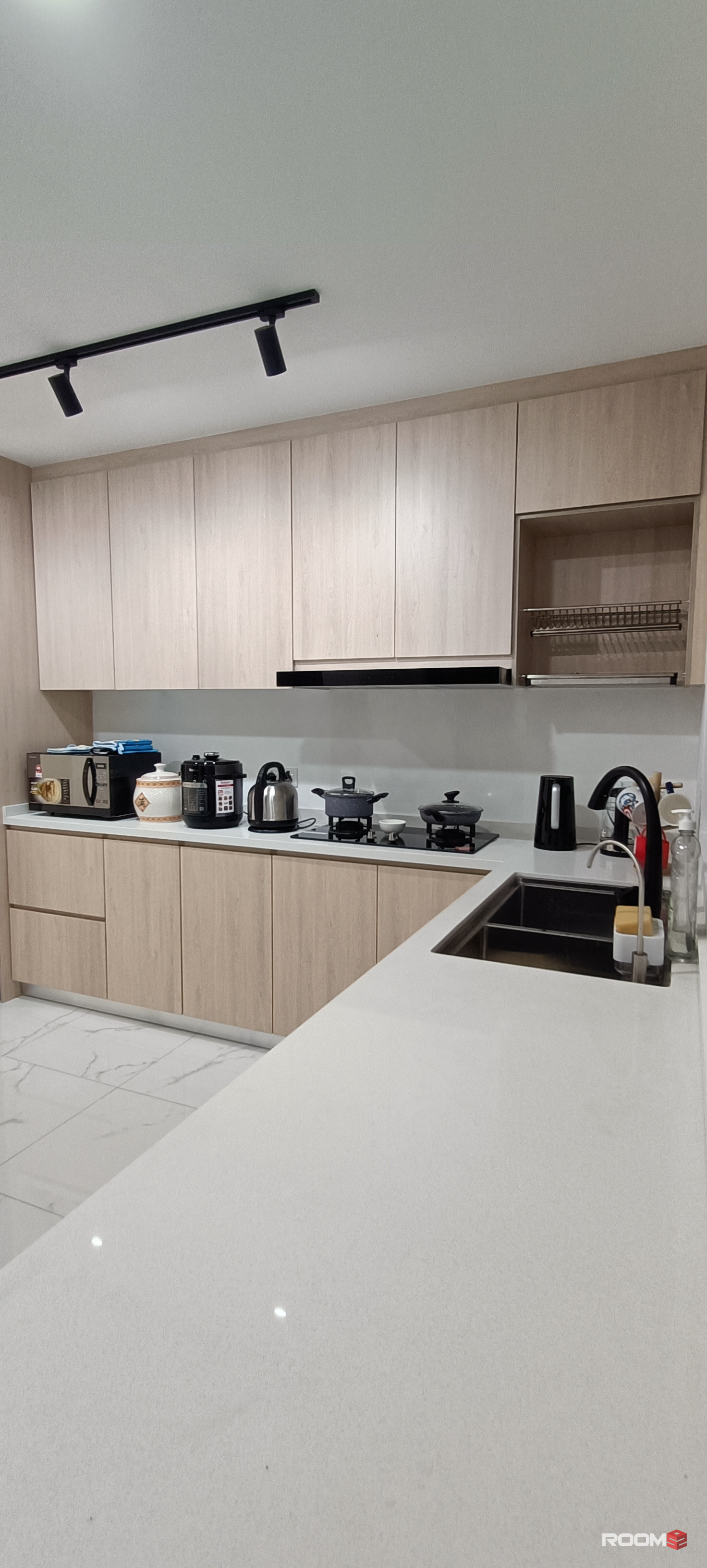[Middle Room] Near Sunway/Icon City/Paradigm Mall/Kelana Jaya/SS2/SS3