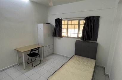 FEMALE UNIT 😍 5 mins walk to LRT 😍 Inclusive all Utilities except aircond 😍Free Wifi 😍Free Cleaning 😍Fully furnishe