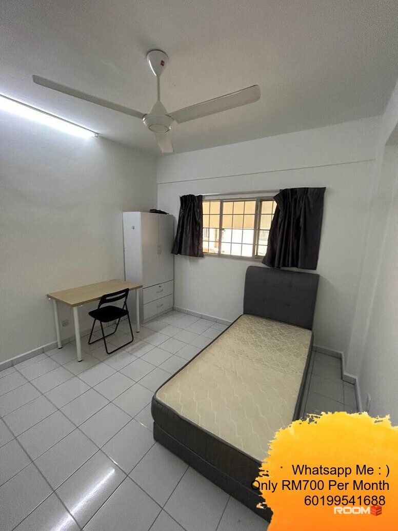 FEMALE UNIT 😍 5 mins walk to LRT 😍 Inclusive all Utilities except aircond 😍Free Wifi 😍Free Cleaning 😍Fully furnishe