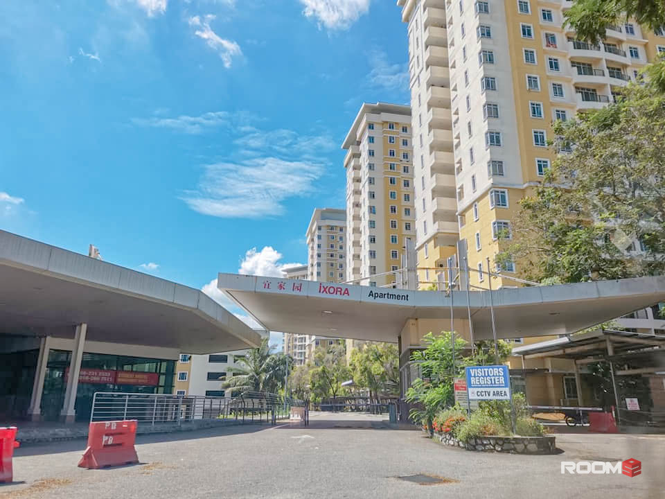 Walking distance to MMU University (Ixora Apartment) - Female Friendly Units