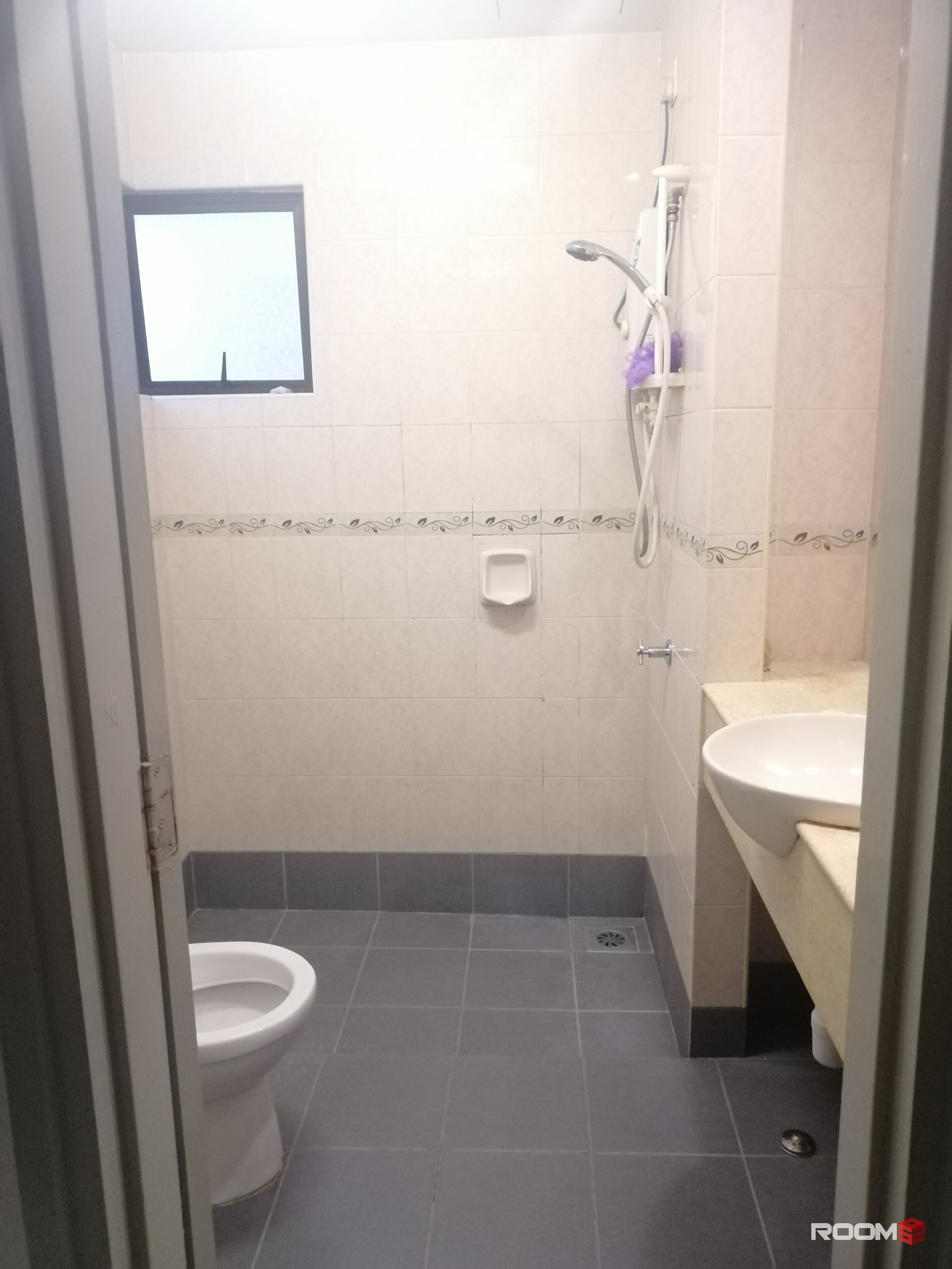 FEMALE MIDDLE ROOM AT PELANGI UTAMA CONDO