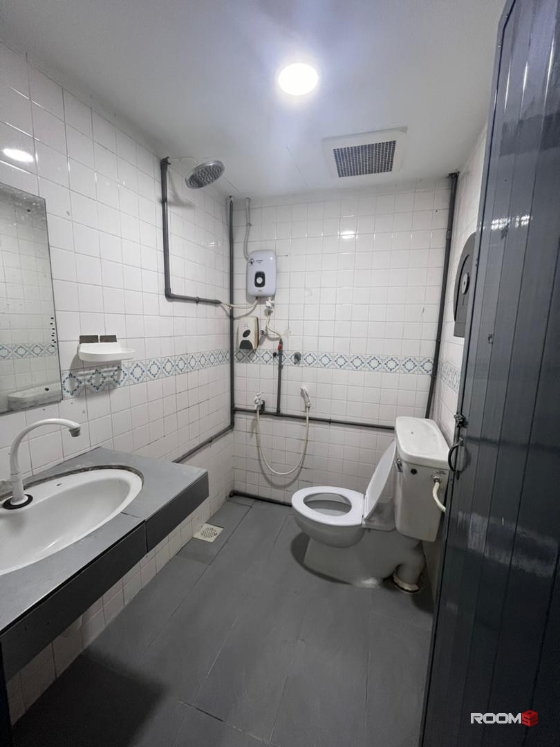 📍10 min to CIQ..6 min walk to KSL🚶‍♀️-Cozy, Fully furnished, zero deposit room available for rent🤗🔥