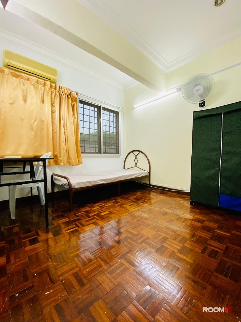 Simple & Cozy Room in SS2