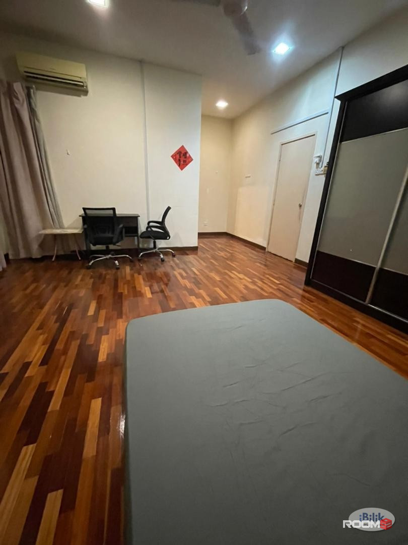 Two room available now! 🥳