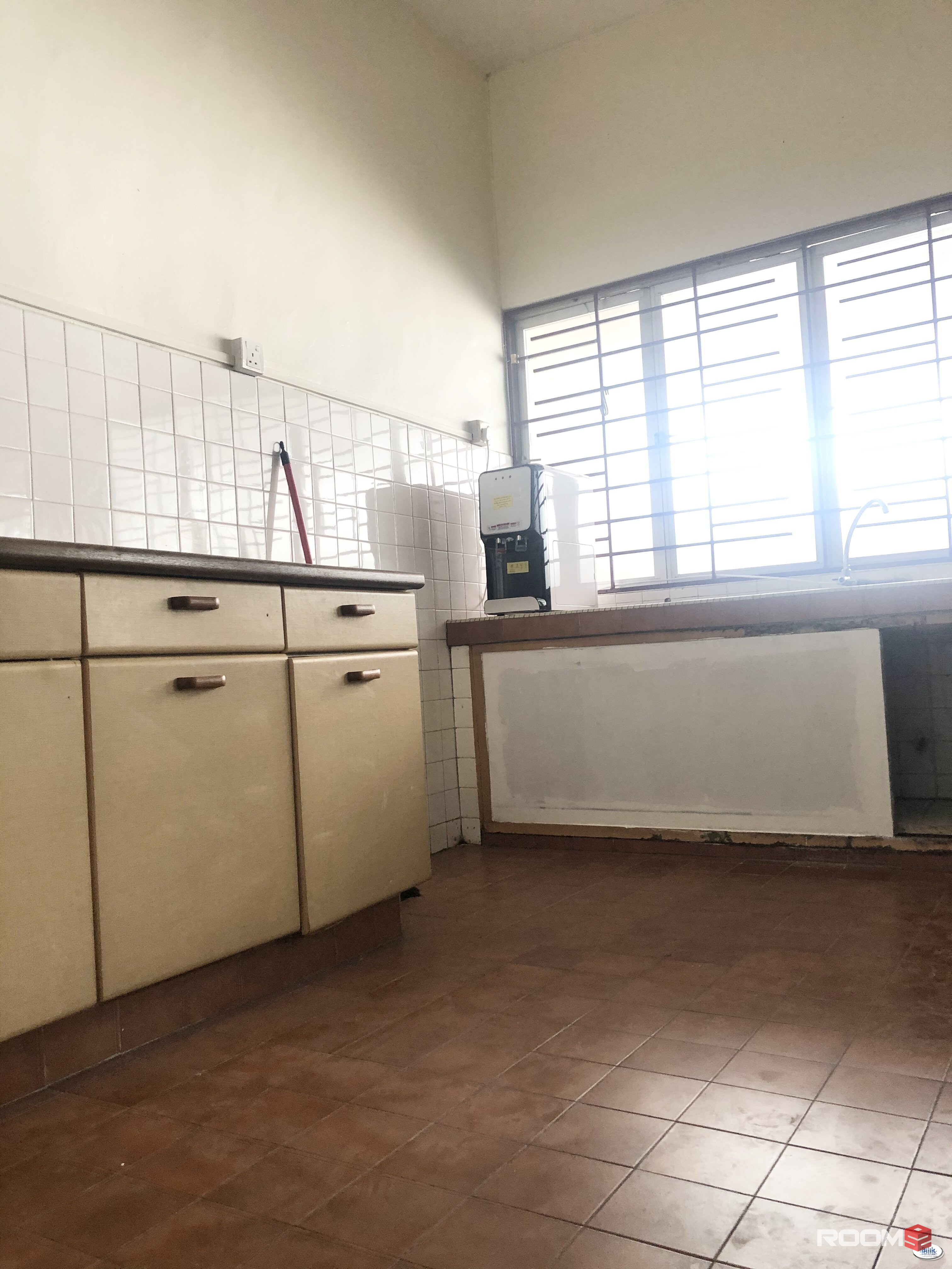 📌 Middle Room at Kota Kemuning, Shah Alam High Speed WiFI 📌