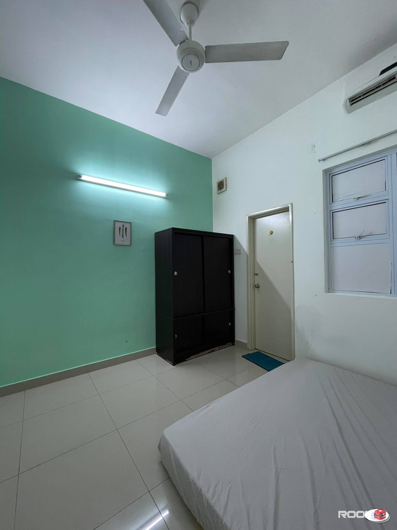 📌 Middle Room at Kota Kemuning, Shah Alam High Speed WiFI 📌