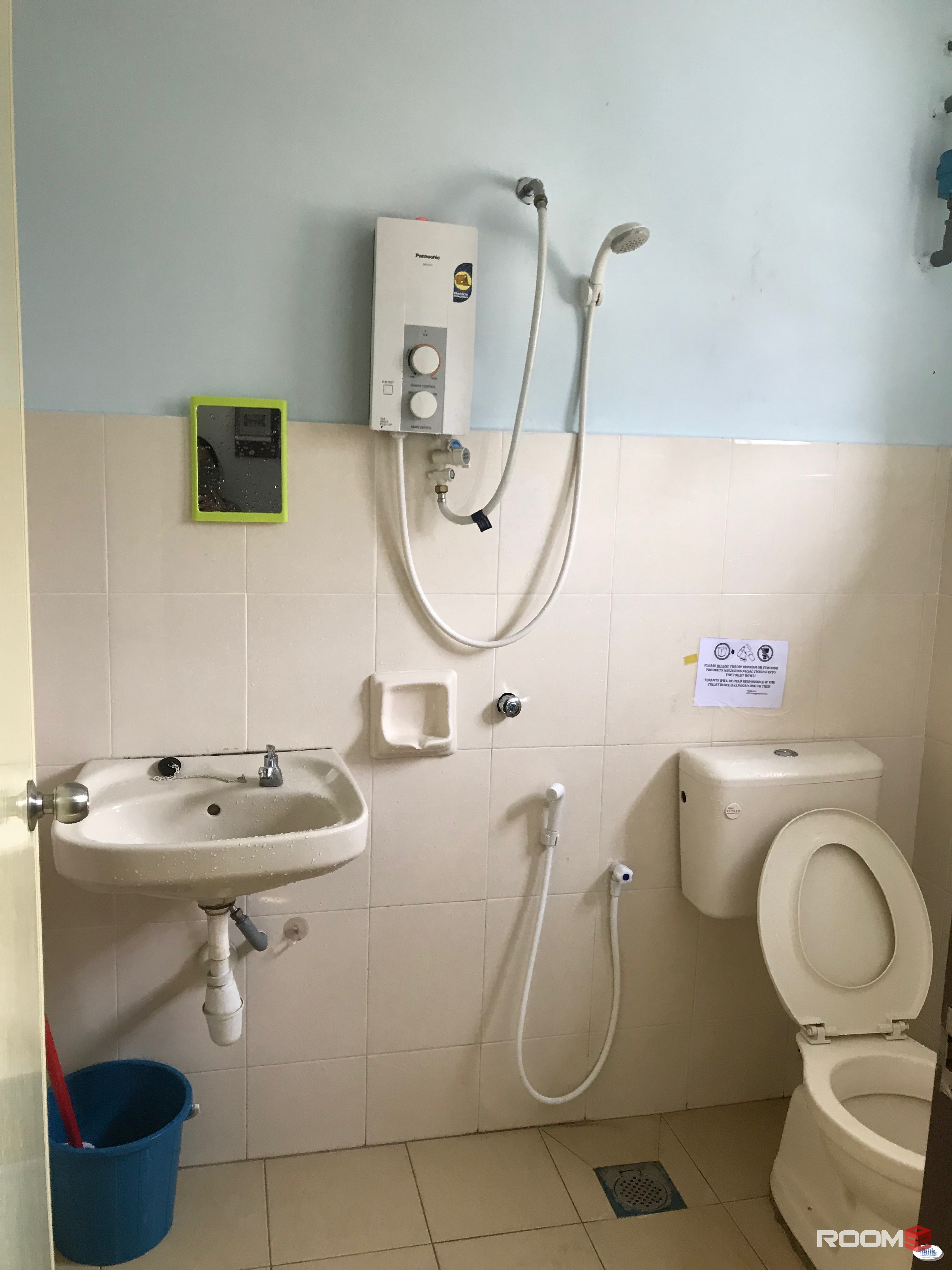 📌 Middle Room at Kota Kemuning, Shah Alam High Speed WiFI 📌