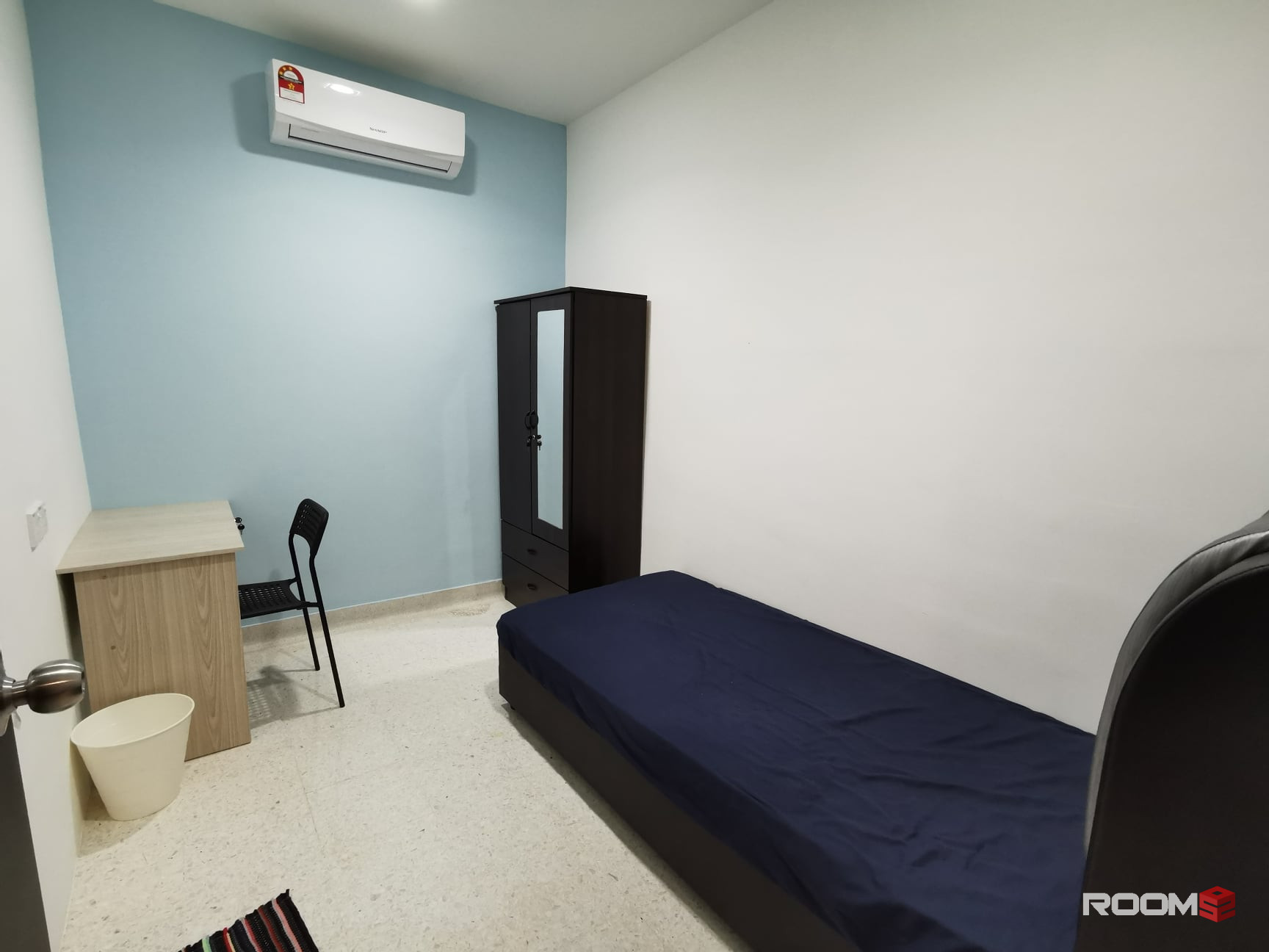 Simple & Cozy Room Walking Distance to LRT TAMAN BAHAGIA & TAMAN PARAMOUNT