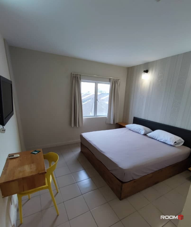 Working at KPJ Kajang❓Only 5mins 🚗 drive from our Unit Master Room attach Toilet