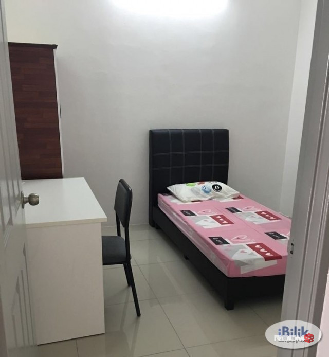 Near Top glove & Setia City Mall Single Room