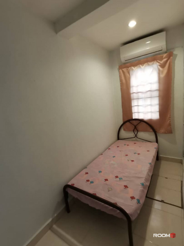 🏠 Comfy & Private Single Room Available at SS13, Subang Jaya with High Speed WI-FI! 🌐🚀