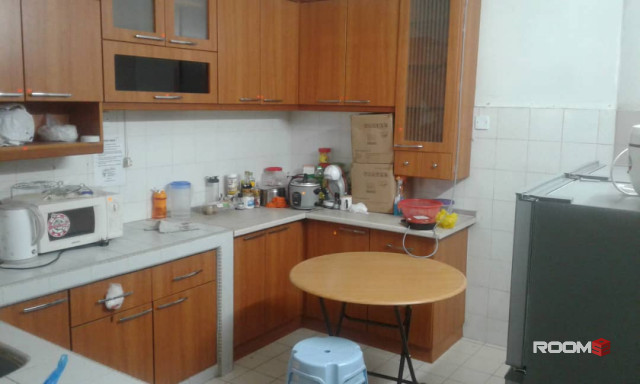 Great! Available Medium Room to Rent at Jalan Bayan, Bandar Puchong Jaya.