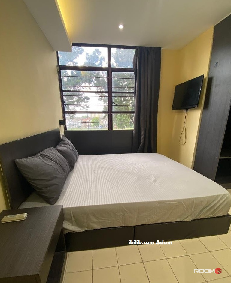 🏠Master Room with AC + Fully furnished 📣 Near One Academy + Sunway Pyramid + MRT