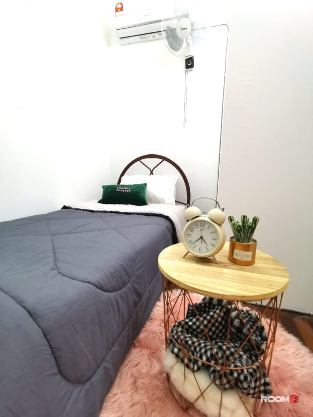 🏠 Great Location Room For Rent PJ SS2 Near Paramount LRT! Include Utilities 💡, Free Internet 🌐 & Maintenance 🛠️ pro
