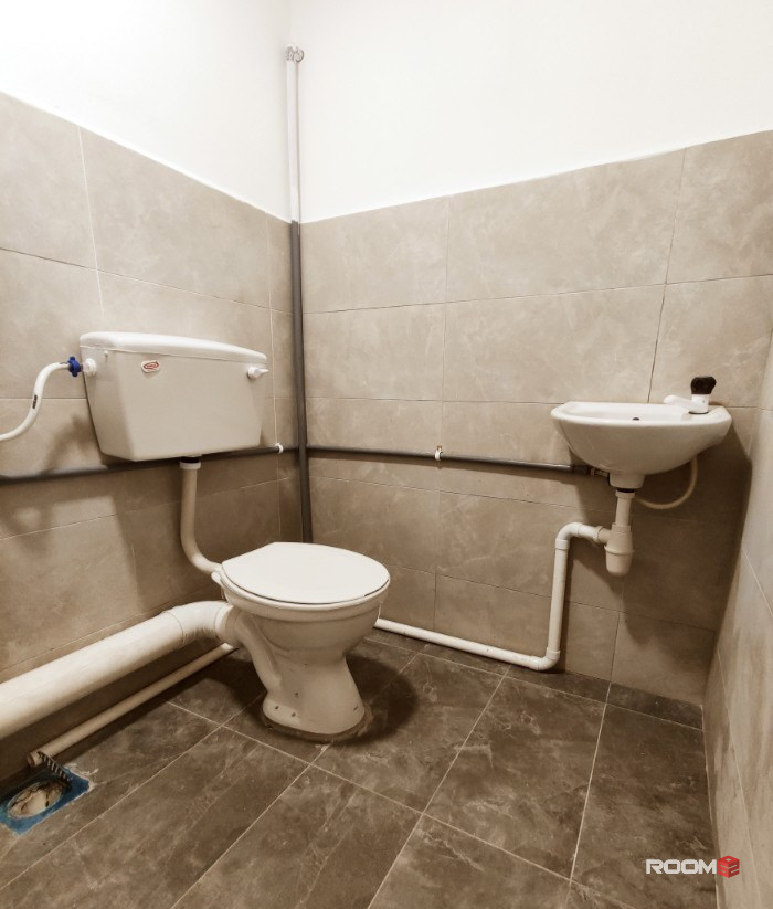 🏠 3mins 🚶‍♂️ to IOI Puchong Jaya LRT Station 🚡 Middle Room Rent in Jln Kenari 5, Bandar Puchong Jaya ❗️